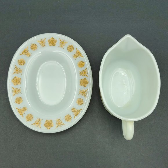 Pyrex Butterfly Gold Gravy Boat with Underplate Sauce Server and Plate - Picture 3 of 10